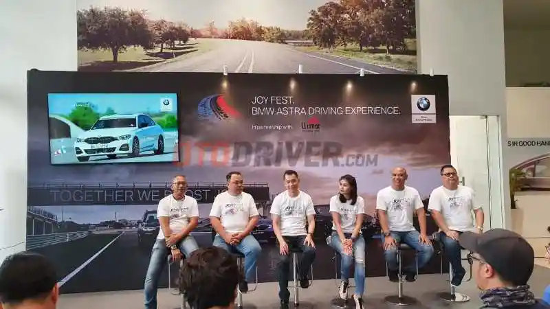 Foto - Dealer BMW Astra Akomodir Pelanggannya Cicipi Sirkuit Sentul!