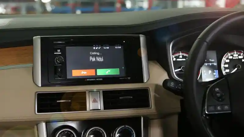 Foto - Pasang Head Unit Ekstra Besar Untuk Xpander Siapkan Lebih Dari RP 5 Juta