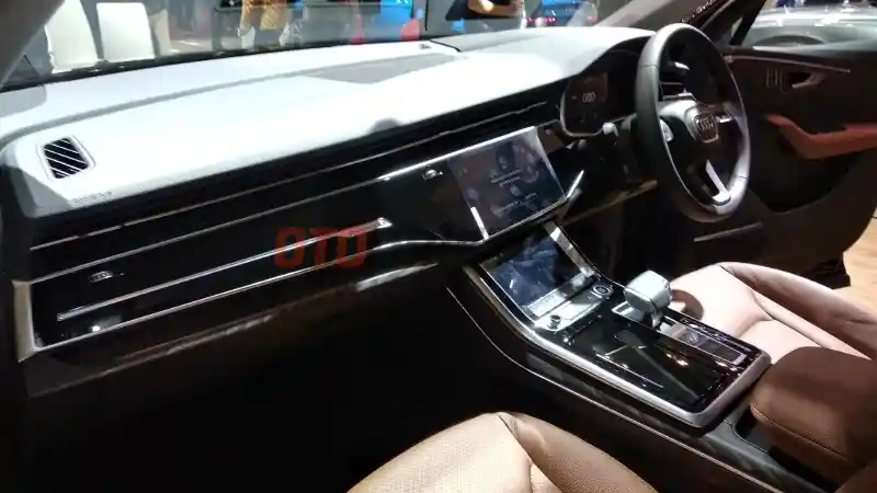 Foto - GALERI: Audi Q7 Tampil Lebih Kekinian dengan Berbagai Keunggulan