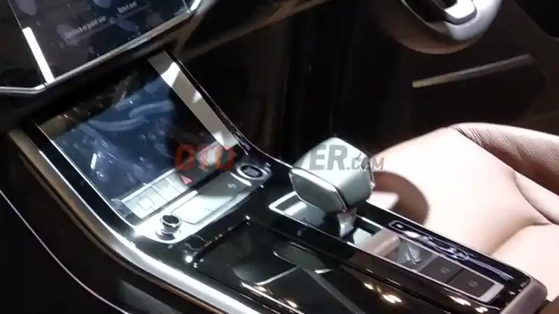 Foto - GALERI: Audi Q7 Tampil Lebih Kekinian dengan Berbagai Keunggulan