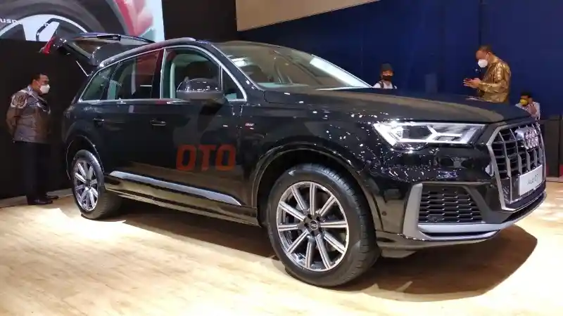 Foto - GALERI: Audi Q7 Tampil Lebih Kekinian dengan Berbagai Keunggulan