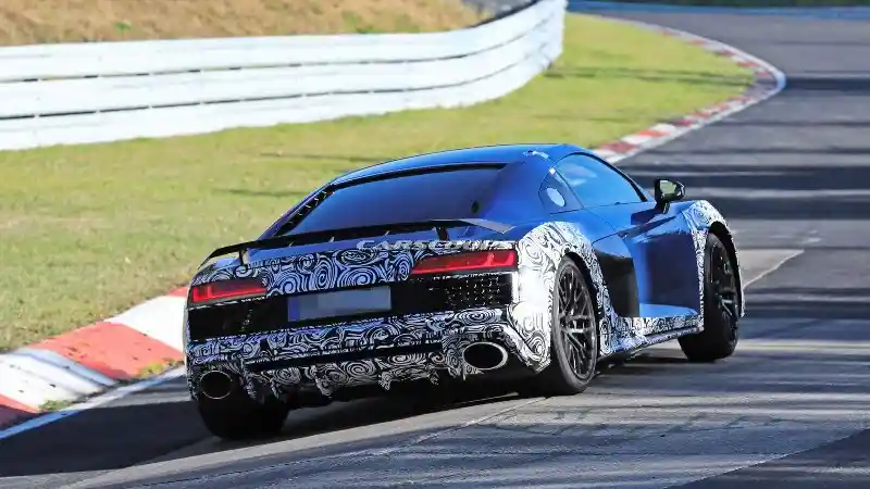 Foto - Calon Audi R8 Facelift Ketahuan Tes di Sirkuit