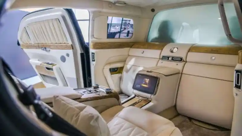 Foto - Berkat Mobil Ini Vladimir Putin Selamat dari Percobaan Pembunuhan