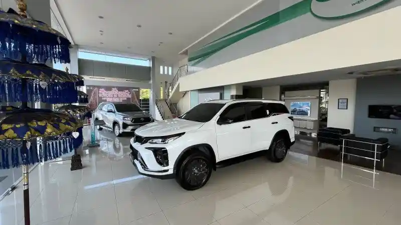 Foto - Menilik Salah Satu Cabang Dealer Toyota Di Pulau Dewata