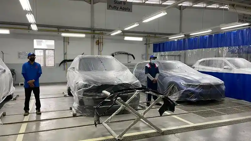 Foto - BMW Group Gandeng Autoglad Untuk Perbaikan Bodi dan Cat