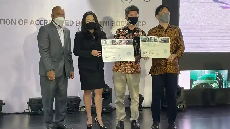 Foto - BMW Group Gandeng Autoglad Untuk Perbaikan Bodi dan Cat