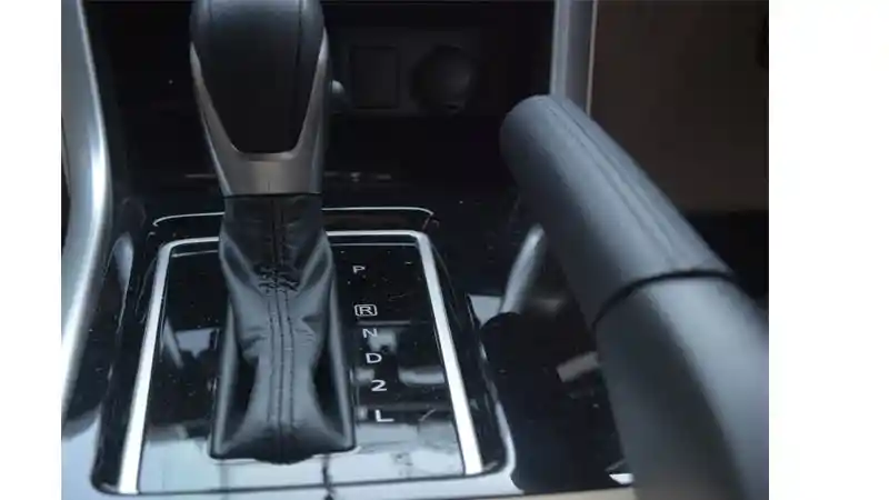 Tips - Begini Cara Mengecek Level Oli Transmisi Yang Benar