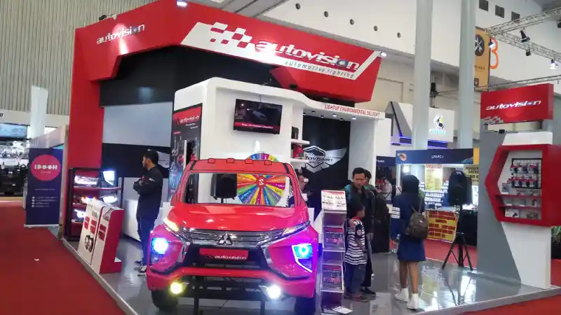 Foto - Lampu LED Autovision Jadi Favorit Pengunjung Selama GIIAS 2018 