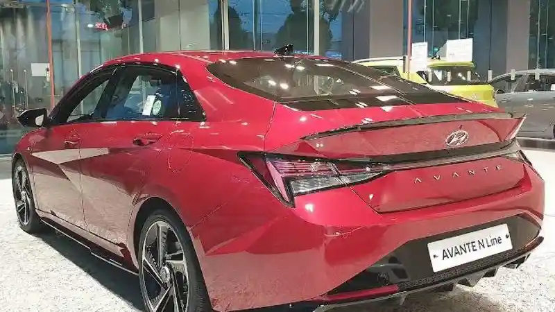 Foto - Hyundai Resmi Jual Sedan Berperforma Tinggi Bernama Avante N
