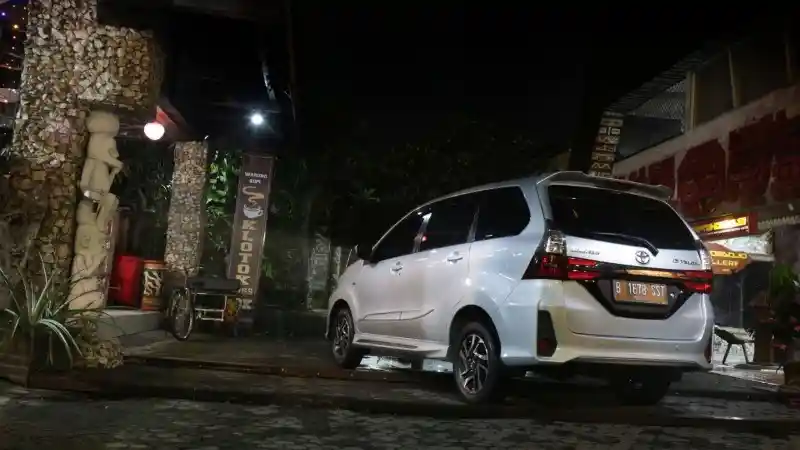 Foto - FIRST DRIVE: Toyota New Veloz 1.5 A/T