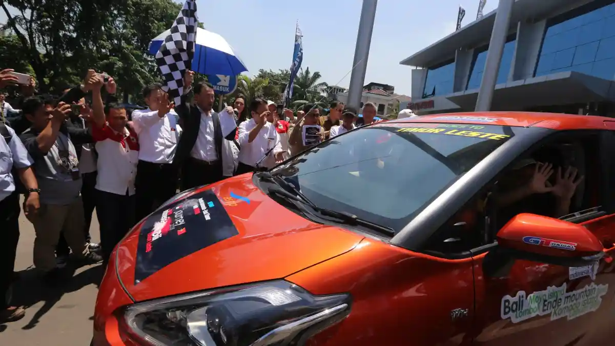 Foto - 3 MPV Toyota Akan Touring Lintas Negara Indonesia - Timor Leste!