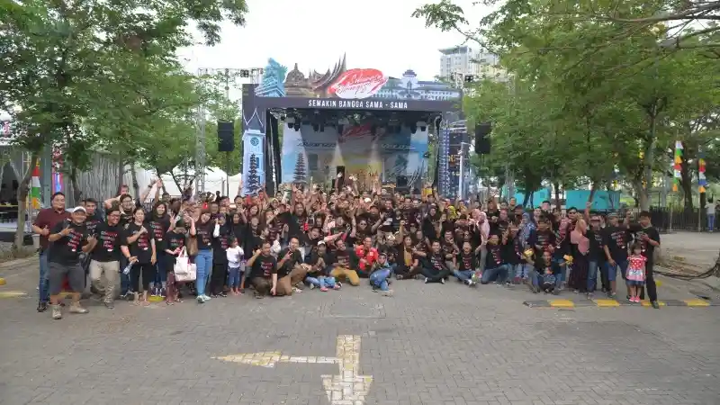 Foto - Festival Mobil Sejuta Umat Berlangsung Meriah 