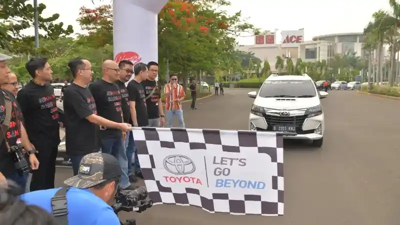 Foto - Festival Mobil Sejuta Umat Berlangsung Meriah 