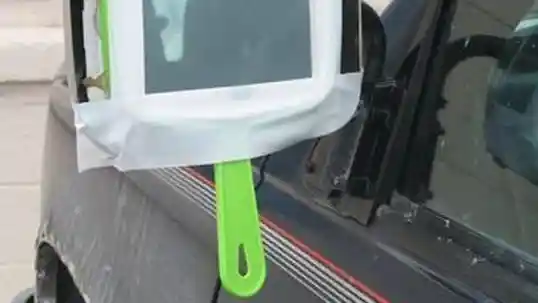 Foto - Gambar Lucu: Mengganti Part Seadanya Saat Darurat