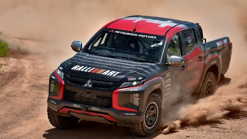 Foto - Tim Mitsubishi Ralliart Siap Bertarung di AXCR