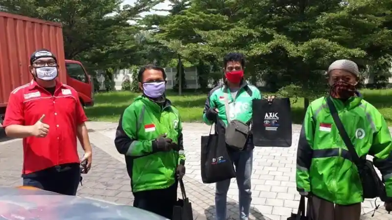 Foto - Aksi Nyata Komunitas Mobil Sejuta Umat Dalam Masa Pandemi 