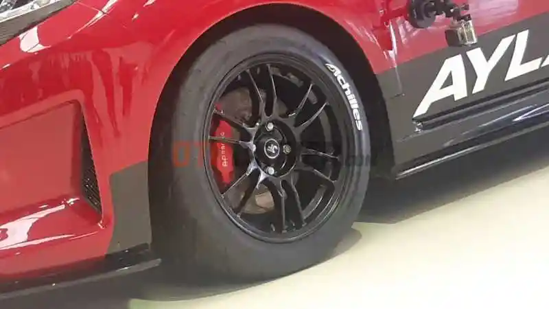 Foto - Detail Modifikasi Pada Daihatsu Ayla Turbo