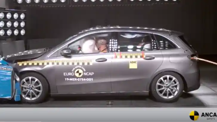 Crash Test - VIDEO: Crash Test Mercedes-Benz B-Class (ANCAP)