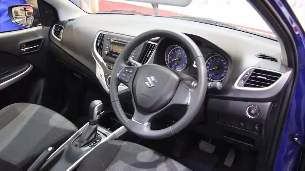 Foto - Komparasi Honda Jazz vs Suzuki Baleno Hatchback