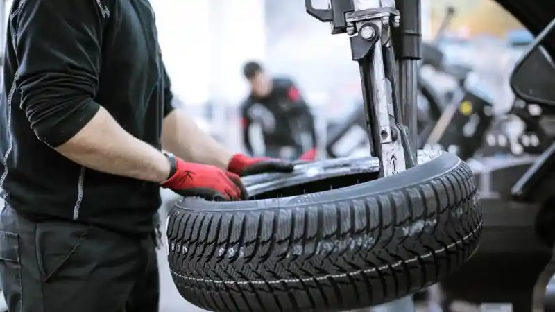 Tips - Perlukan Penggantian Ban Disertai Dengan Pentilnya?