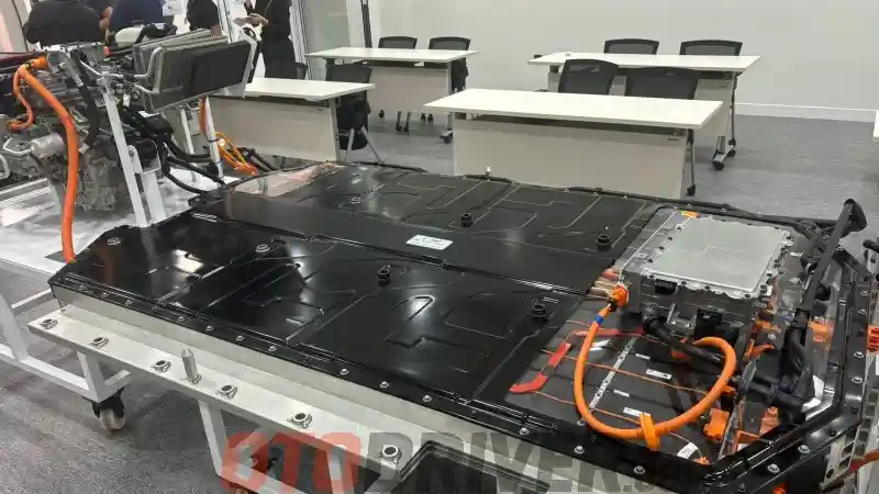 Foto - Baterai Santa Fe Hybrid Masih Impor Dari Korea Selatan, Ini Alasannya