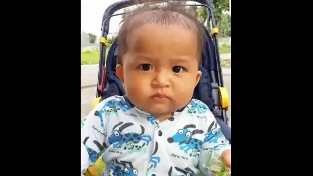 Berita - Unik, Bayi ini Diberi Nama "Toyota Fortuner" 