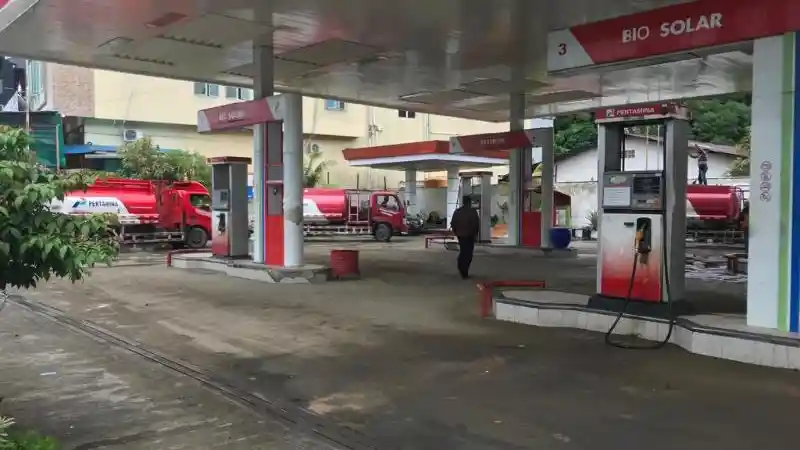 Berita - Tak Bisa Jadi Acuan, Foto Viral Pegetesan RON Pertalite Di Bawah Standar Gunakan Alat Portabel