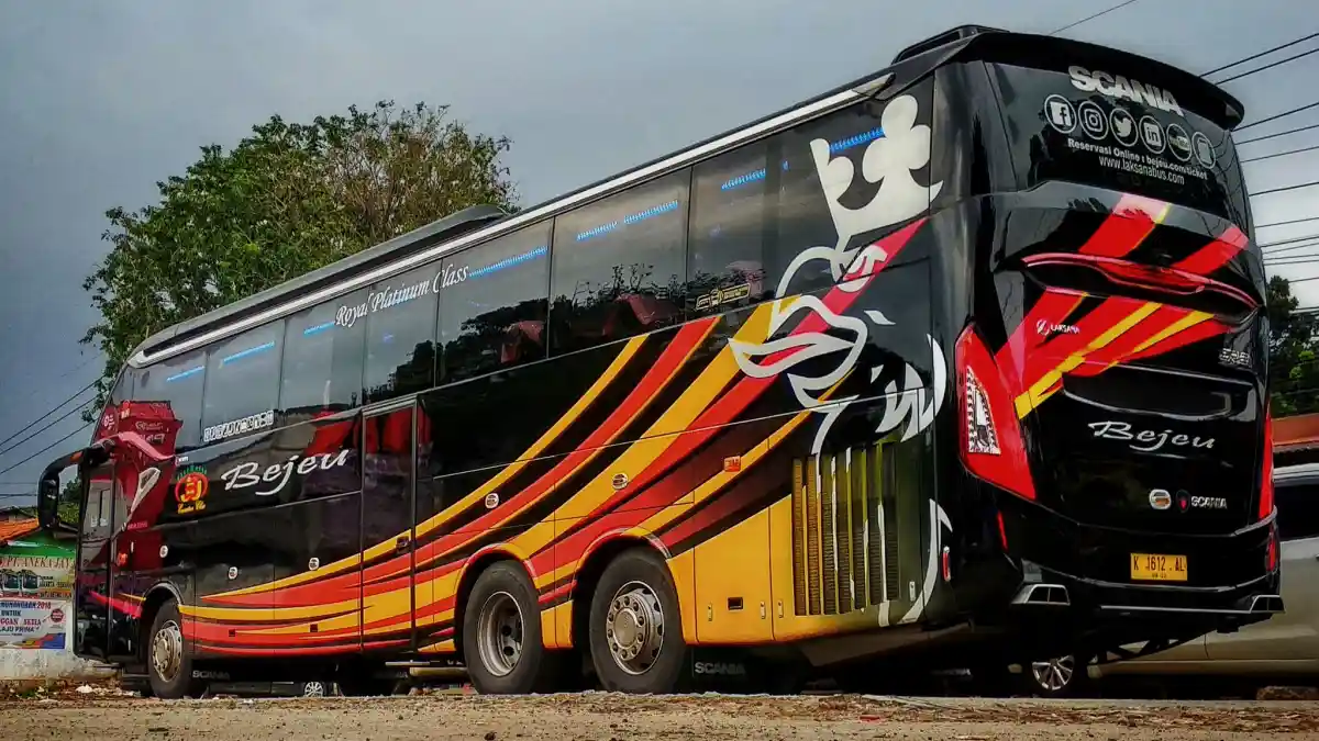 Bus - Bus Bejeu Buka Keberangkatan Subuh Rute Tangerang-Jepara