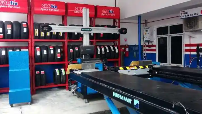 Foto - Booking Online Service Tak Hanya Dimiliki Bengkel Resmi Saja