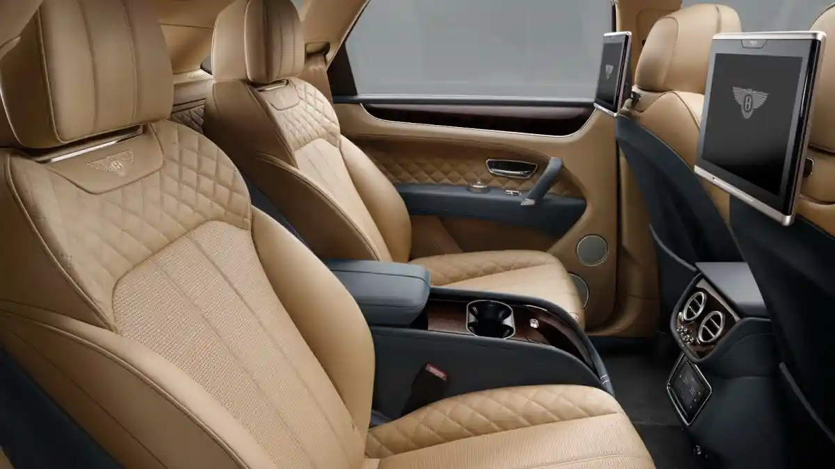 Foto - Bentley Bentayga, SUV Terkencang Dan Termahal Di Dunia