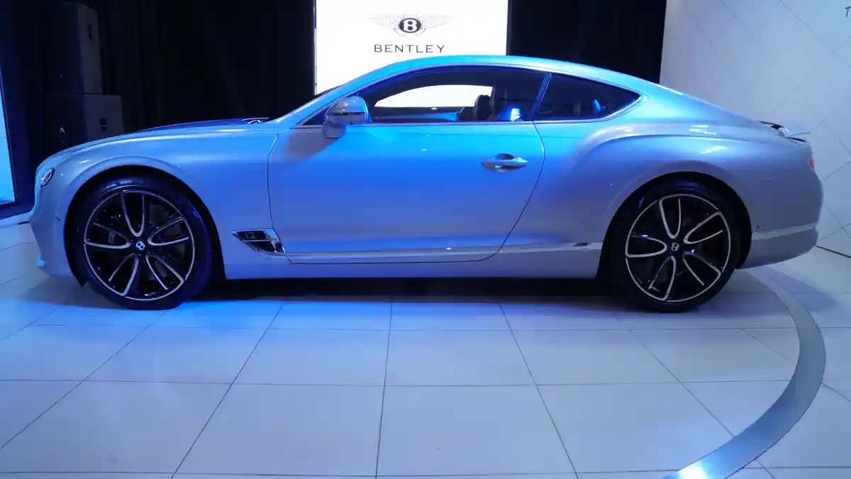 Foto - Pesan Bentley Continental GT Sekarang, Kapan Diterima Konsumen? 