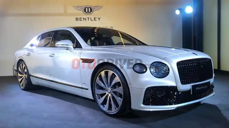 Foto - GALERI: Bentley Flying Spur 2019 (32 FOTO)