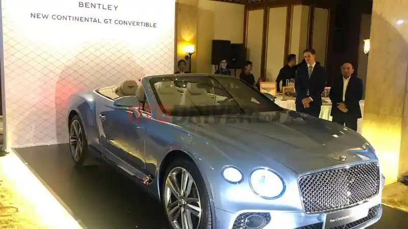 Foto - Bentley New Continental GT Convertible Meluncur di Indonesia