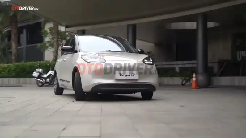 Foto - Perbandingan Harga, Dimensi dan Performa Baterai MG 4 EV Lawan BinguoEV