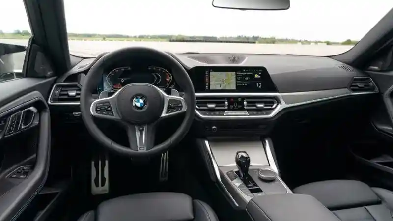 Foto - BMW Seri-2 Coupe Resmi Melakukan Debut Dunianya