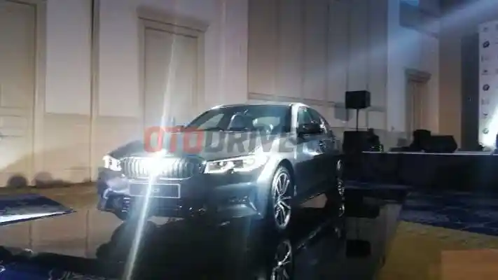 Foto - Sedan BMW Masih Lebih Populer Dibanding SUV