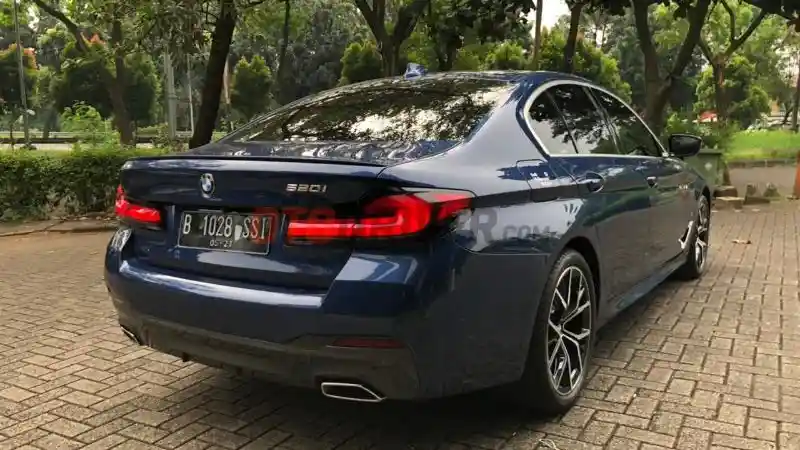 Foto - Imbas Kelangkaan Chip, BMW Hilangkan Fitur Android Auto dan Apple CarPlay
