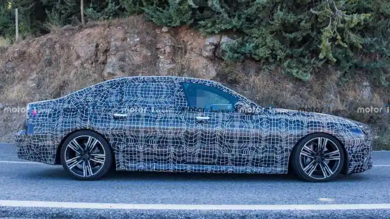 Foto - Tertular Trend Dunia, BMW Seri 7 Akan Punya Wajah Beralis