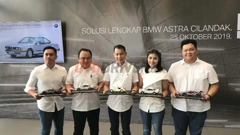 Foto - BMW Astra Cilandak Buka Layanan Untuk Mobil Klasik Hingga Balap.