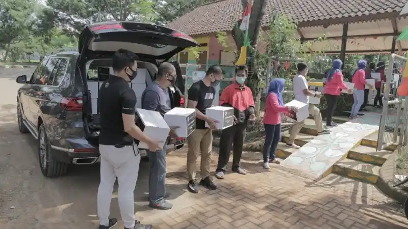 Foto - BMW Lanjutkan Kepedulian Pada Terdampak Covid-19 