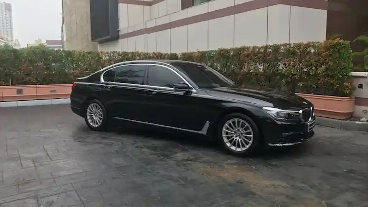 Foto - Mau Saingi Mercedes-Benz, BMW Berharap Bisa Jadi Mobil RI 1 