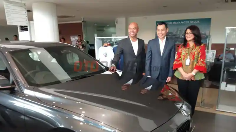 Berita - BMW Tawarkan Program Beli 1 Dapat 2 Untuk Seri-3