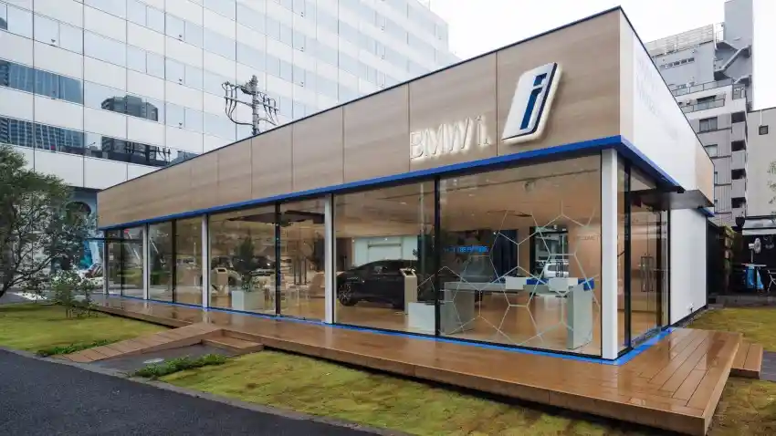 Foto - BMW Bangun Showroom Bertenaga Surya, Khusus Seri-i