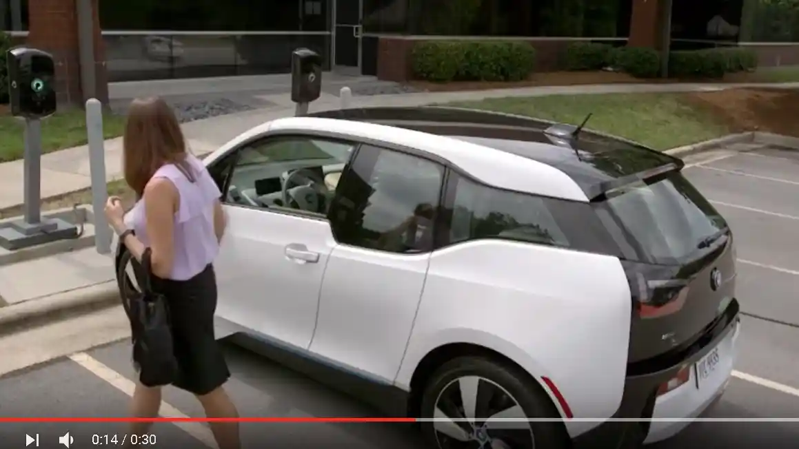 Berita - VIDEO: BMW i3 Kini Bisa Wireless Charging Mirip Smartphone