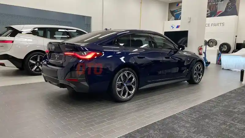 Foto - Akselerasi 0-100 km/jam BMW i4 Tak Sesuai Klaim Pabrikan