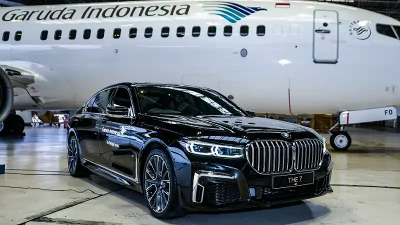 Berita - BMW 730Li Disiapkan Untuk Penumpang Garuda Indonesia Yang Beruntung