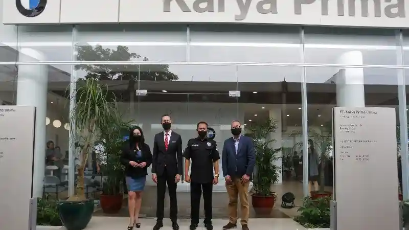 Foto - BMW Resmikan Fasilitas Perbaikan dan Pengecatan Berstandar Jerman di Serpong