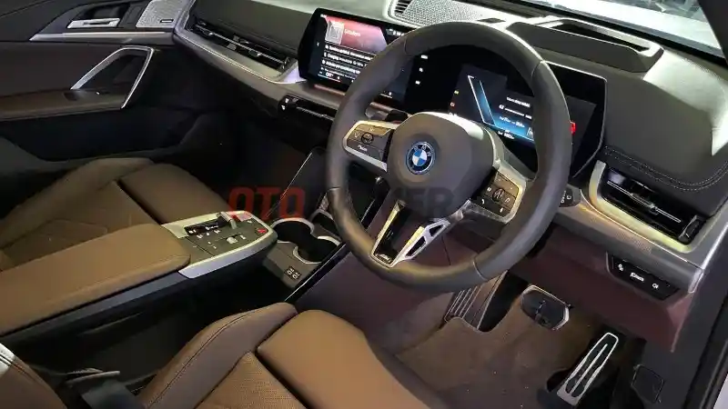 Foto - BMW iX1 Resmi Meluncur, Harga Rp 1,447 Miliar