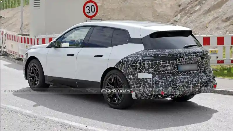 Foto - SPY SHOT: BMW iX Versi Terbaru