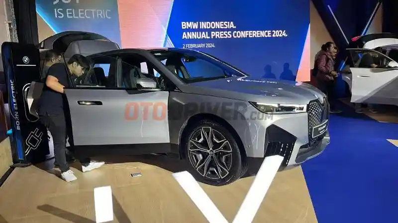 Foto - Dijual Rp 2,6 Miliar, Simak Beberapa Keunggulan BMW iX xDrive50 Sport